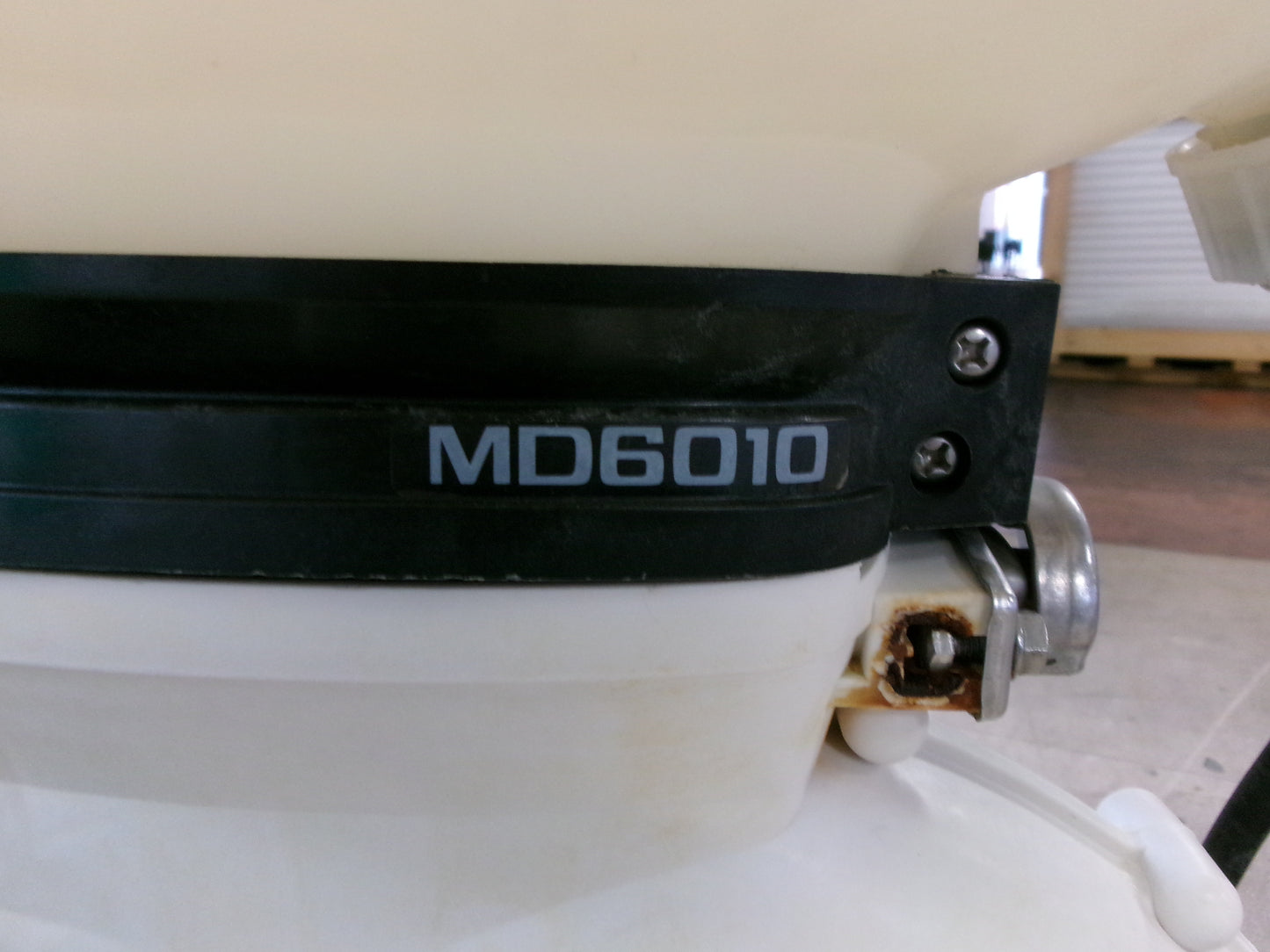 丸山 中古 動力散布機 MD6010