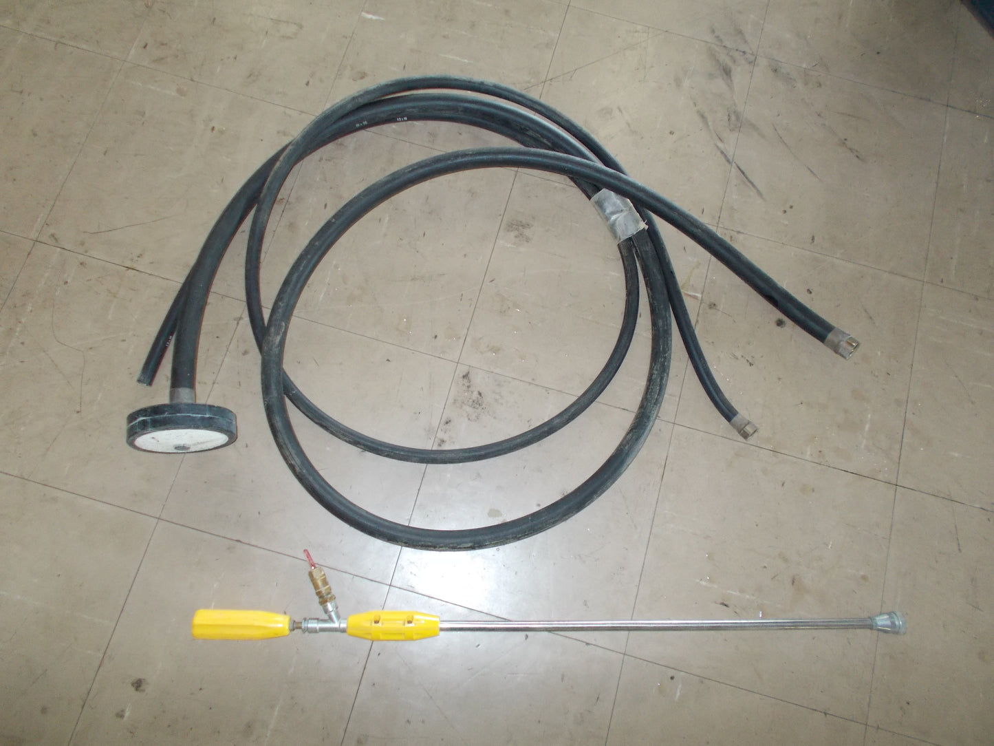 共立 中古 自走式キャリー動噴 VSC357G