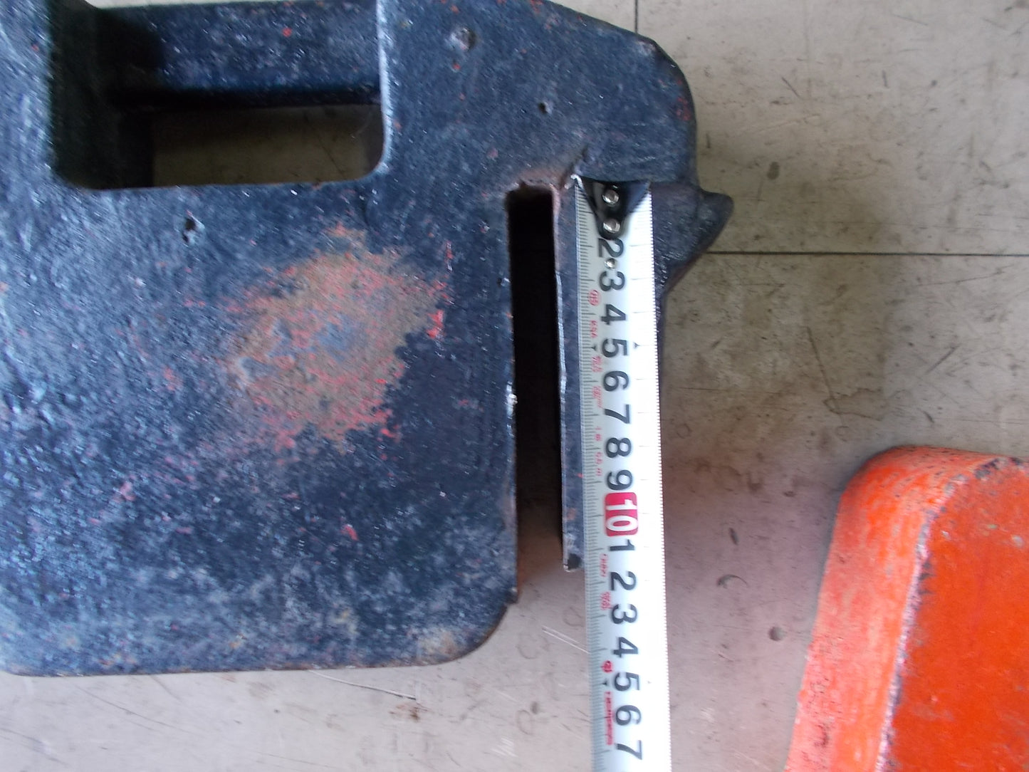 メーカー不明トラクター用 中古 ウェイト20Kg②