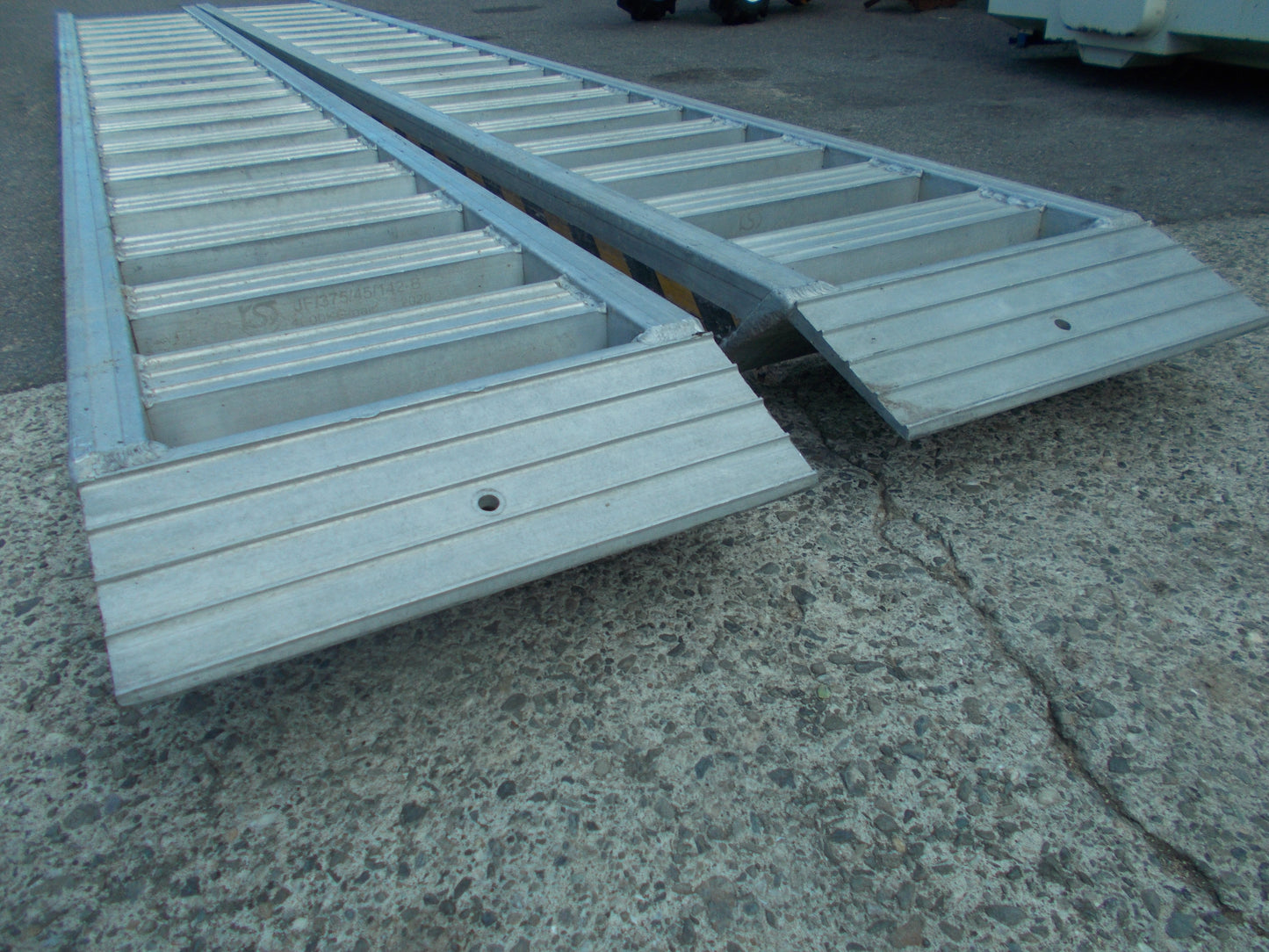 メーカー不明 中古 アルミブリッジ 4t