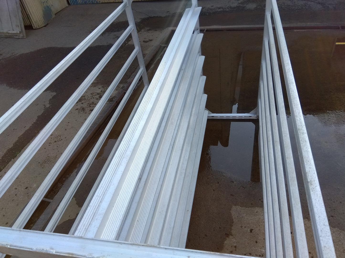 アルミス 中古 アルミ 苗コンテナ 60枚