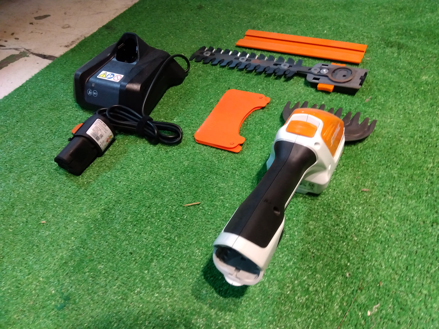 スチール 『未使用展示機』ガーデンバリカン HSA26