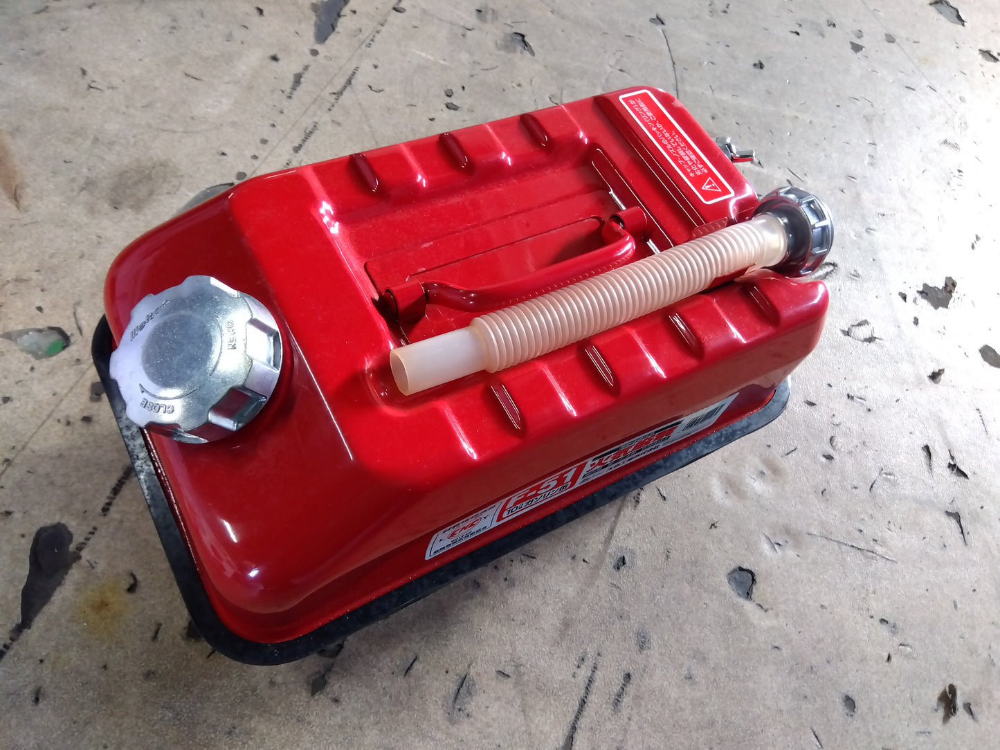 メルテック 中古 ガソリン缶 F-51