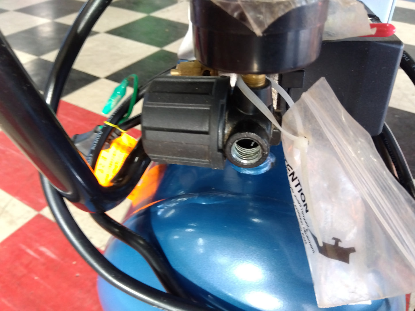 アネスト 中古 コンプレッサー HX0600