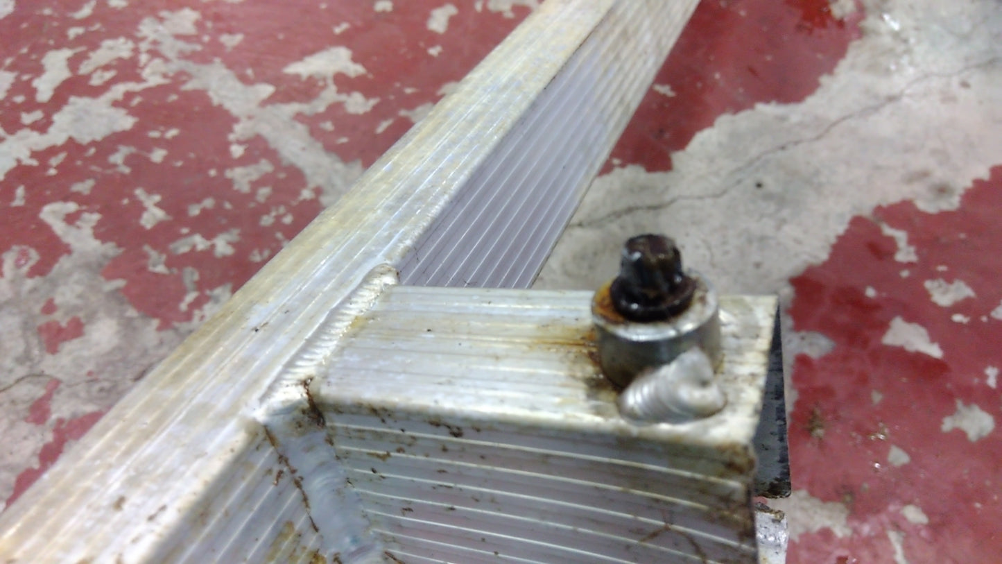 メーカー型式不明 中古 アルミ苗コンテナ64枚入り 「宮城店1952」