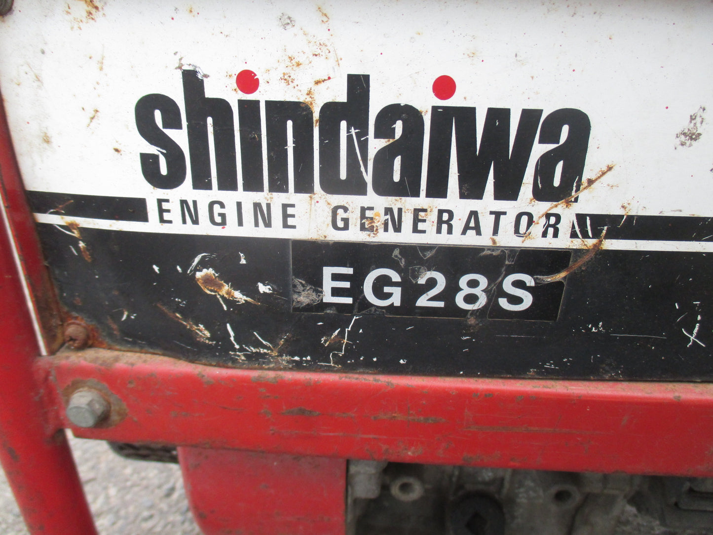 新ダイワ 中古 発電機 EG28S