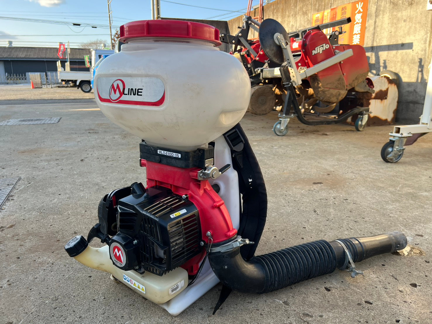 丸山 中古 背負動力散布機【15ℓ】＊MLD4100-15『茨城店 6176』 – 農キング