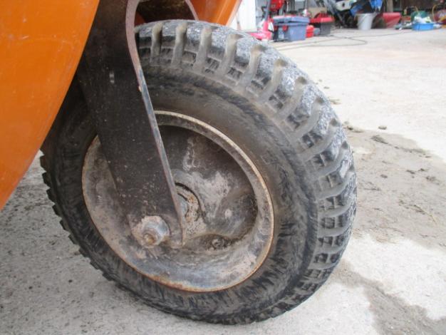 イナダ三輪ダンプ運搬車