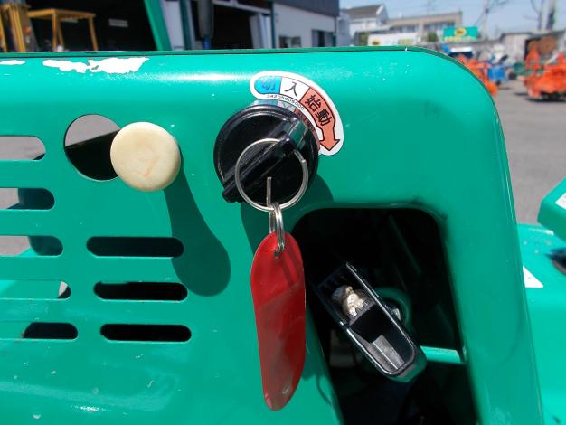 セル・ダンプ付 4輪運搬車