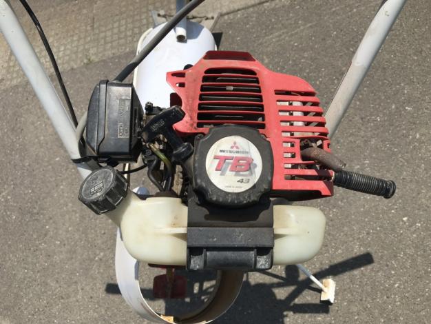 マメトラ 中古 乗用溝切機