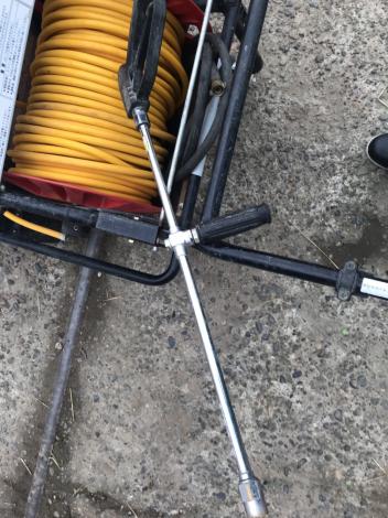 共立 中古 自走キャリーエンジン動噴