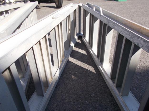 昭和 中古 折畳アルミブリッチ8(2.4.m 1.2t)