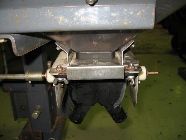 タイショー 中古グランドソワー 肥料散布機