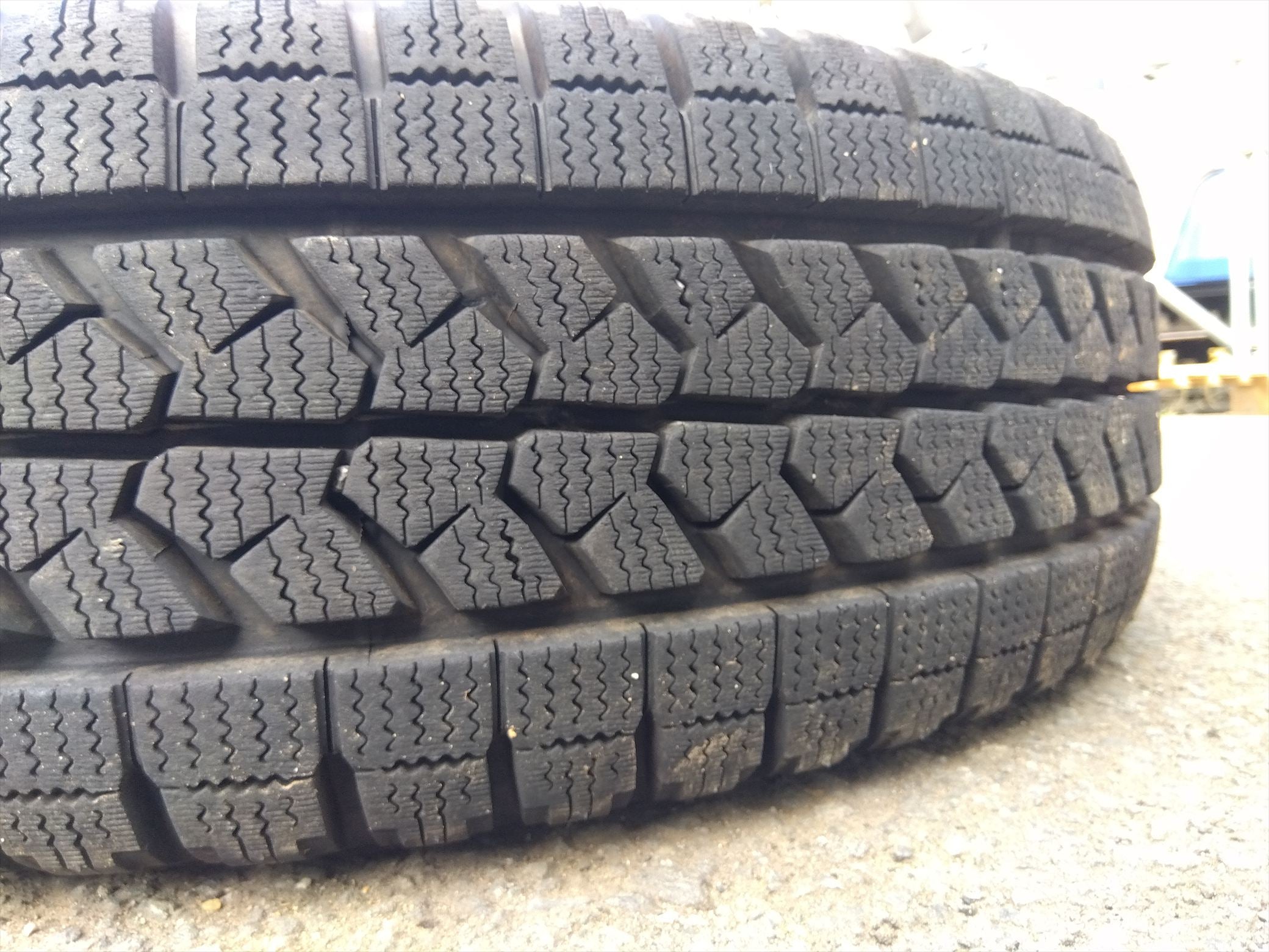 中古 トラック用 スタッドレス タイヤ ブリザック W979 いすゞ エルフ 中古 トラック用 スタッドレス タイヤ ブリザック W979 いすゞ エルフ
