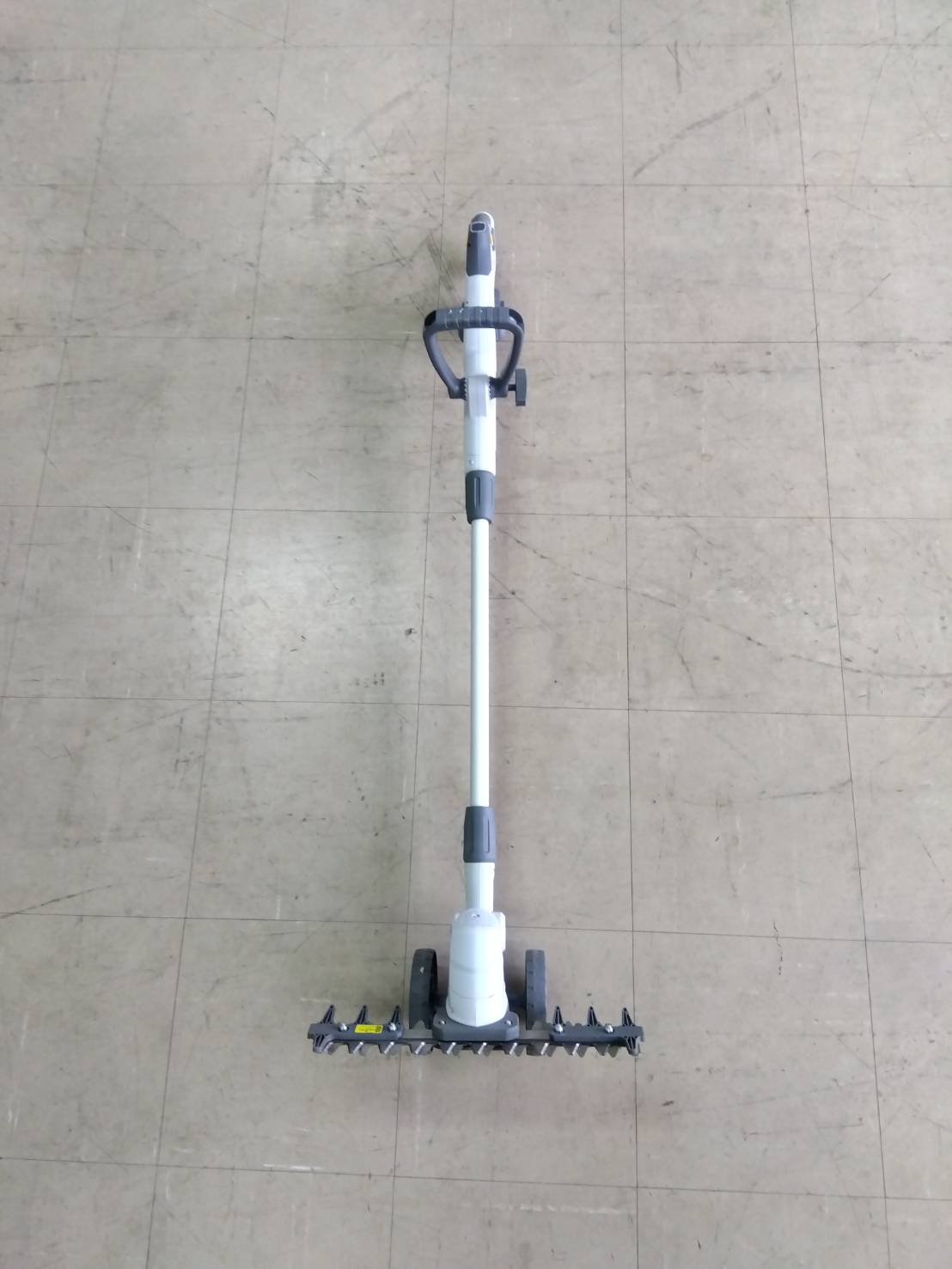 ムサシ　中古　充電式バリカン雑草クリーナー　FW-1000　草刈機