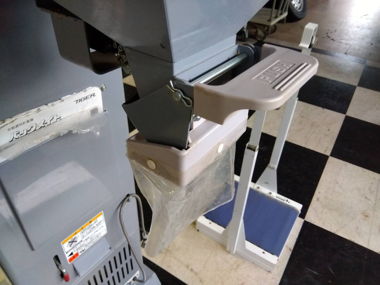 タイガーカワシマ　中古　選別計量機　20俵　170時間　CRV-20A