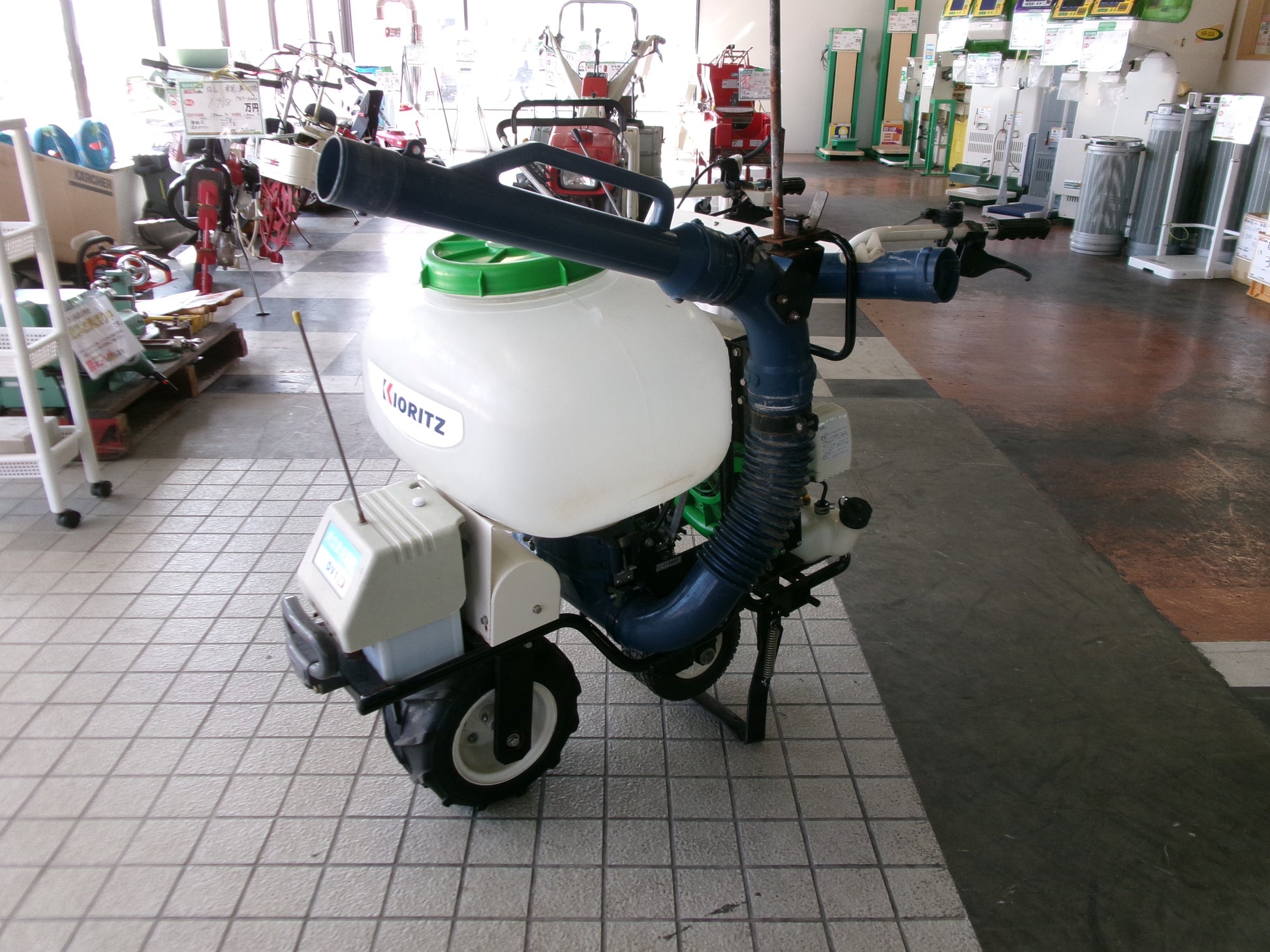 共立 自走式動力散布機 52L 自走式 DV1/52W – 農キング 