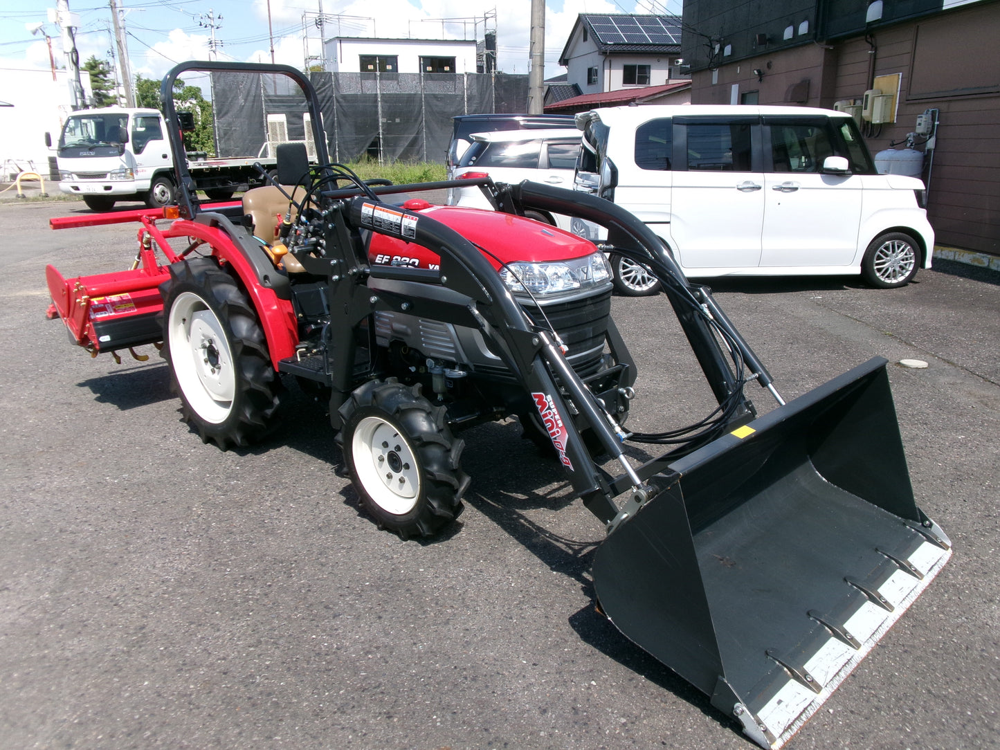 ヤンマー　中古　トラクター　EF220　ローダー付　118時間　※セール対象外