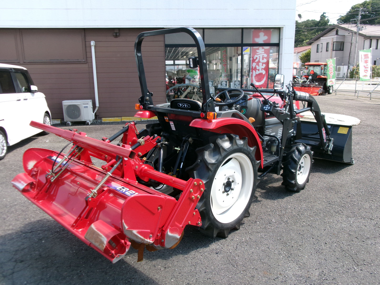 ヤンマー　中古　トラクター　EF220　ローダー付　118時間　※セール対象外