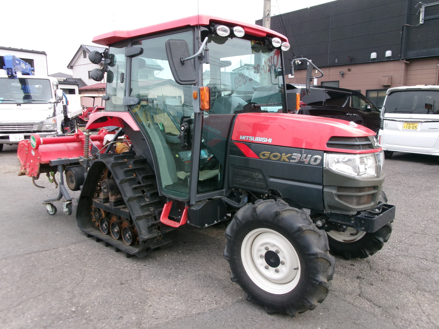 三菱　中古　トラクター　ハーフクローラー　キャビン　764時間　GOK340