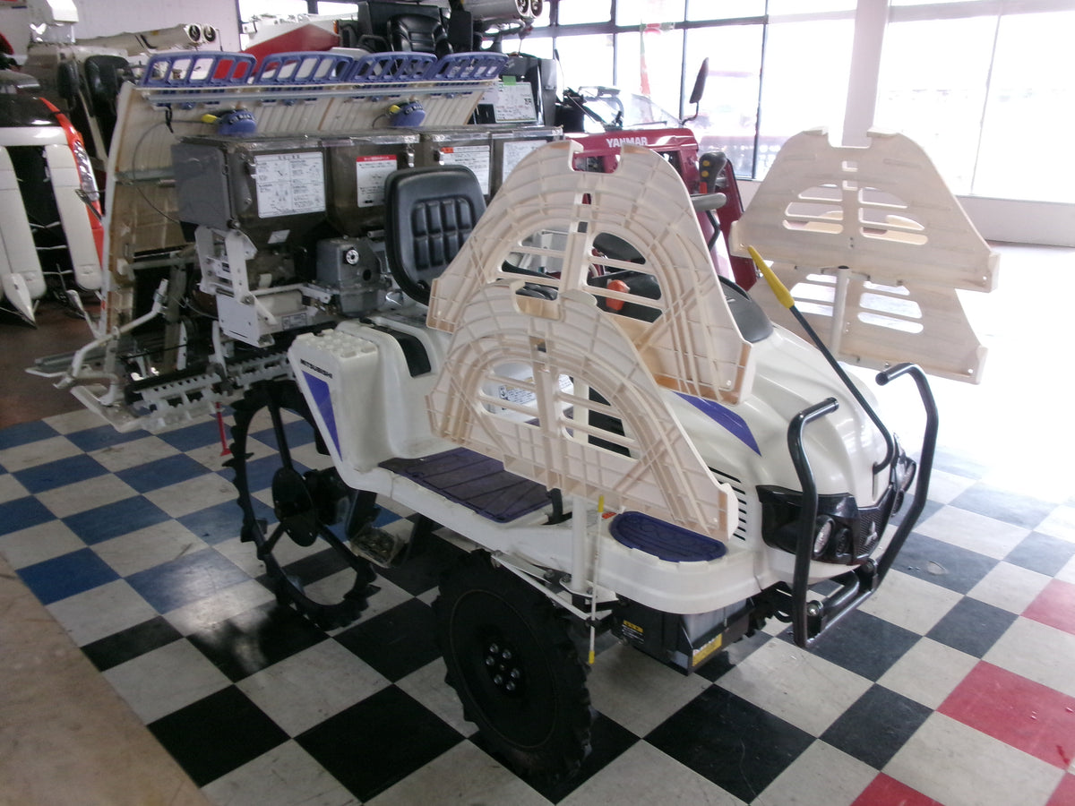 三菱　中古　田植機　LE4A