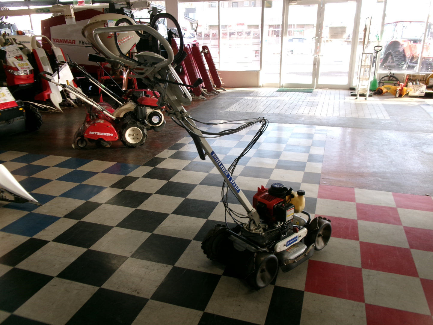 イセキ 中古 スパイダーモア 法面 自走式 草刈機 SP431F