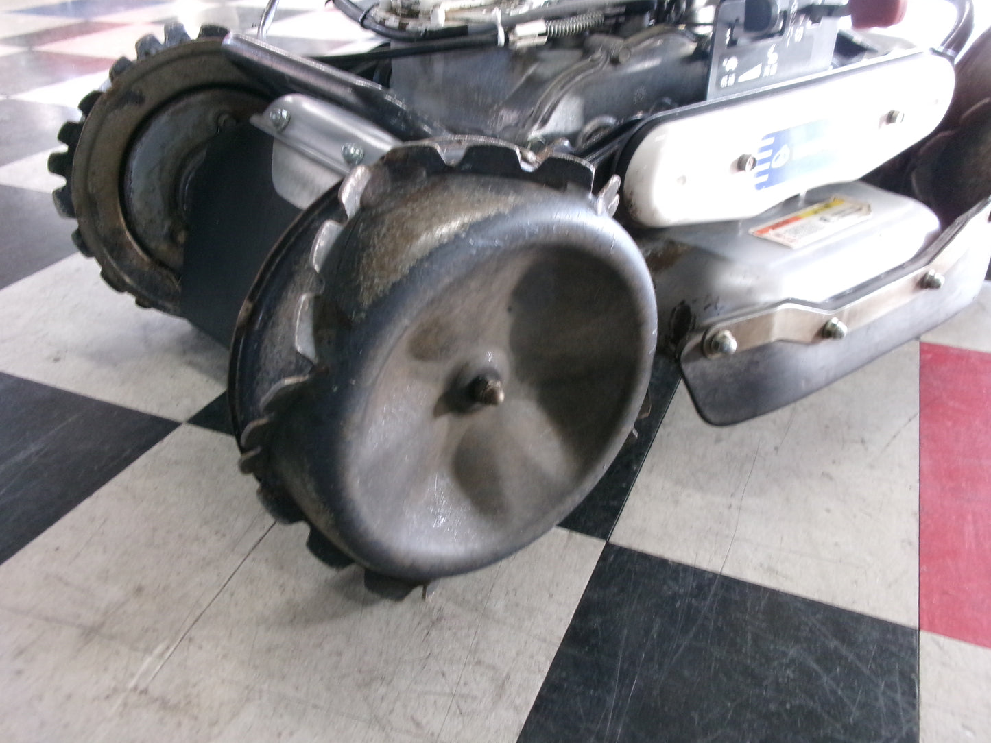 イセキ 中古 スパイダーモア 法面 自走式 草刈機 SP431F