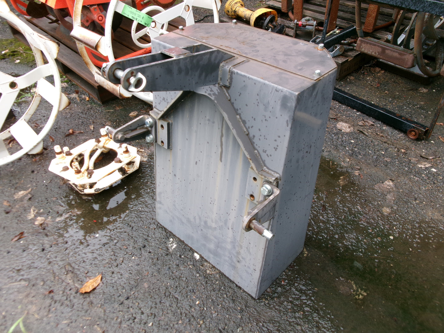 三陽　中古　ウエイト　Bヒッチ　CWC300