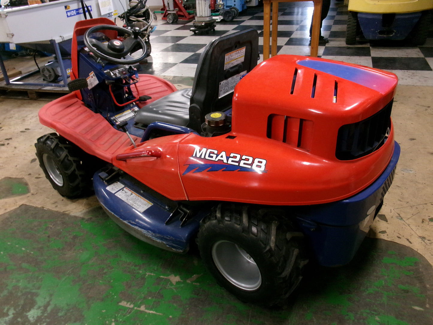 【不具合品】丸山製作所  中古  乗用モア  MGA228