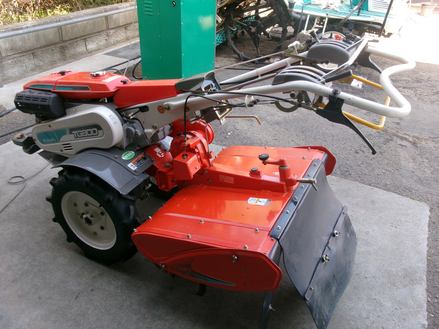 クボタ　中古　テーラー　耕耘機　TG800