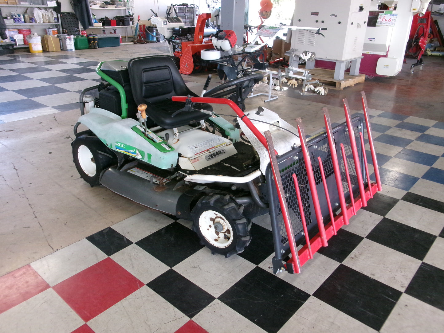 オーレック　中古　乗用モア　RM88　剪定枝フォーク付