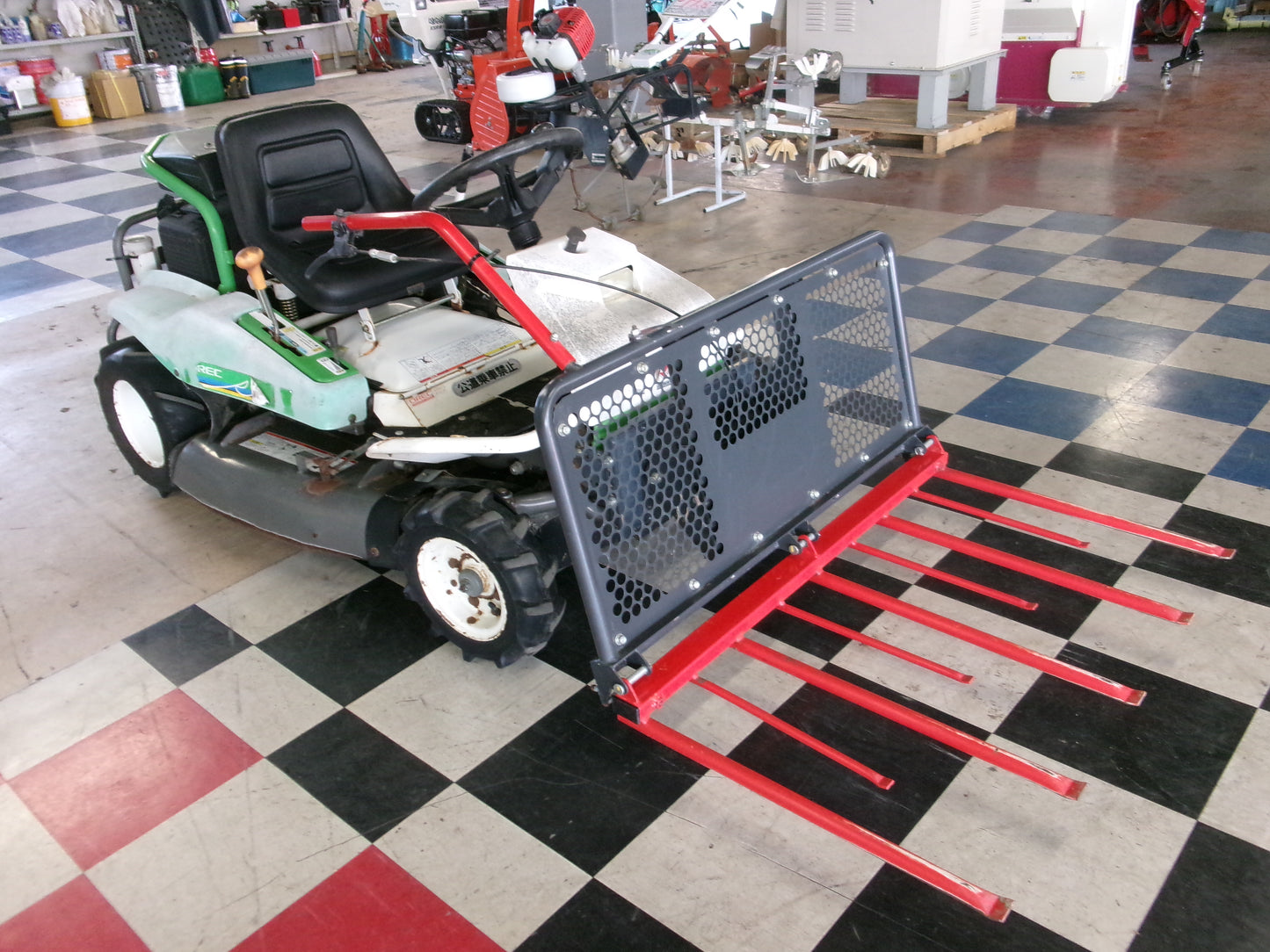 オーレック　中古　乗用モア　RM88　剪定枝フォーク付