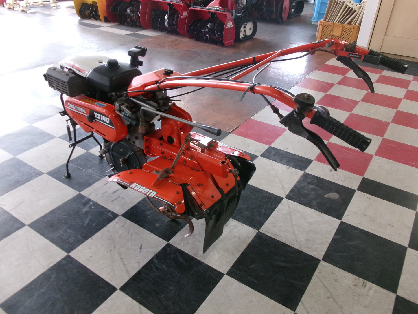 クボタ　中古　管理機　TS140