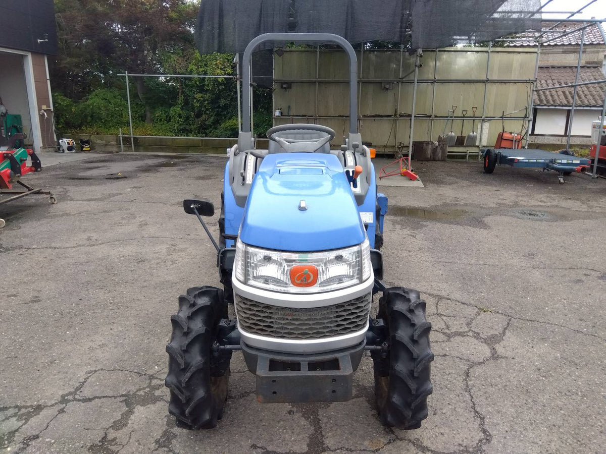 イセキ　中古　トラクター　20馬力　THS20-S