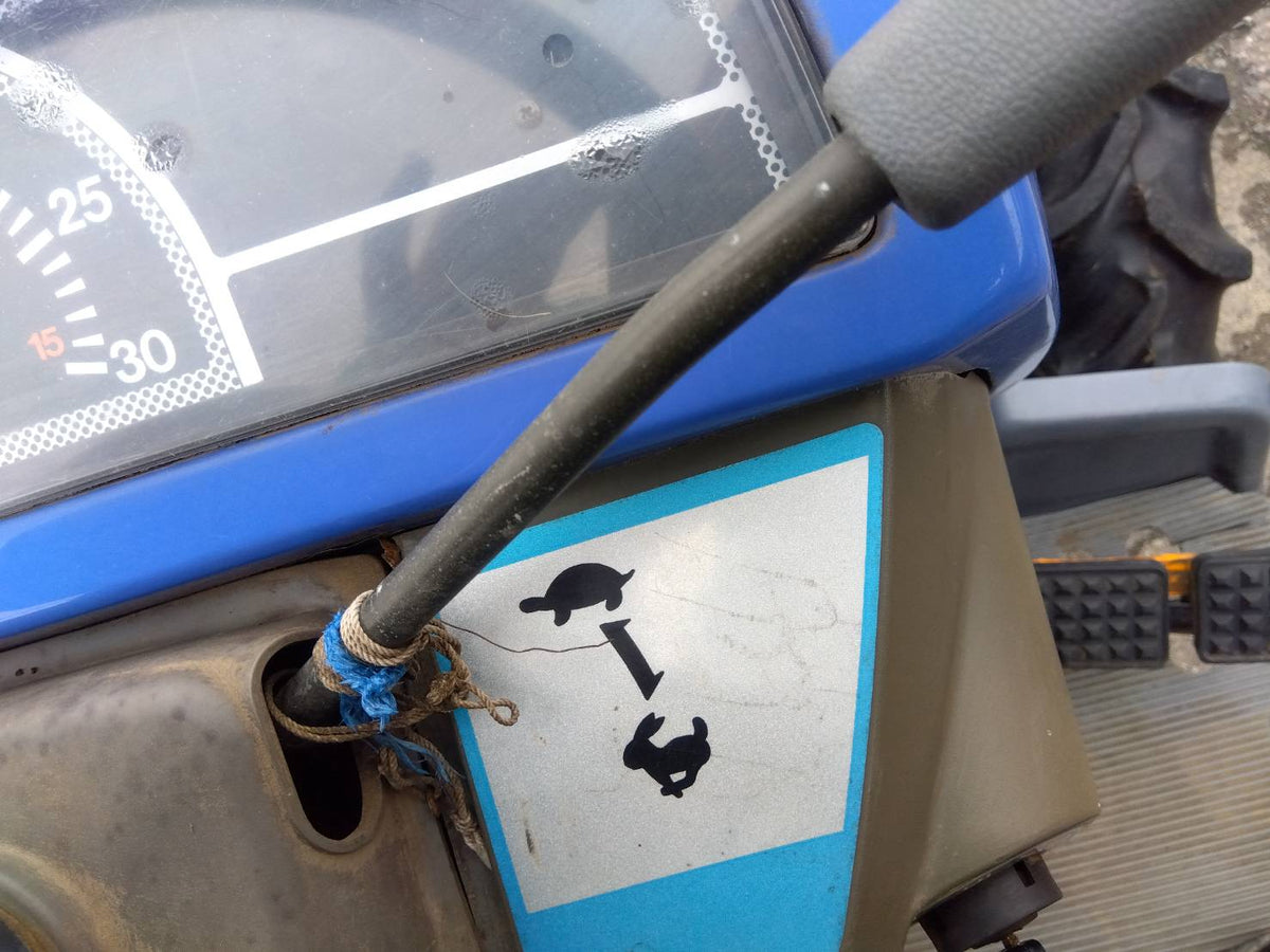 イセキ　中古　トラクター　20馬力　THS20-S