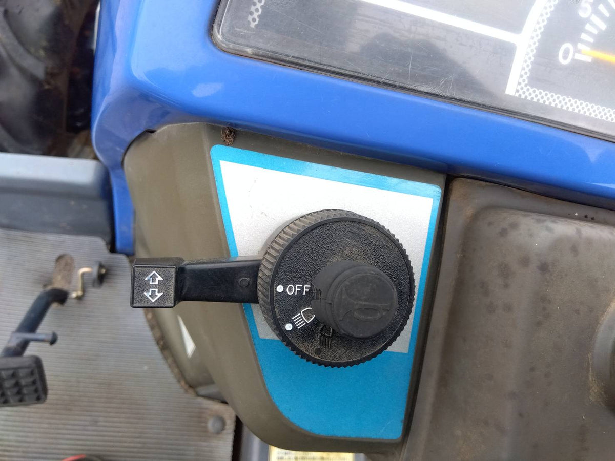 イセキ　中古　トラクター　20馬力　THS20-S