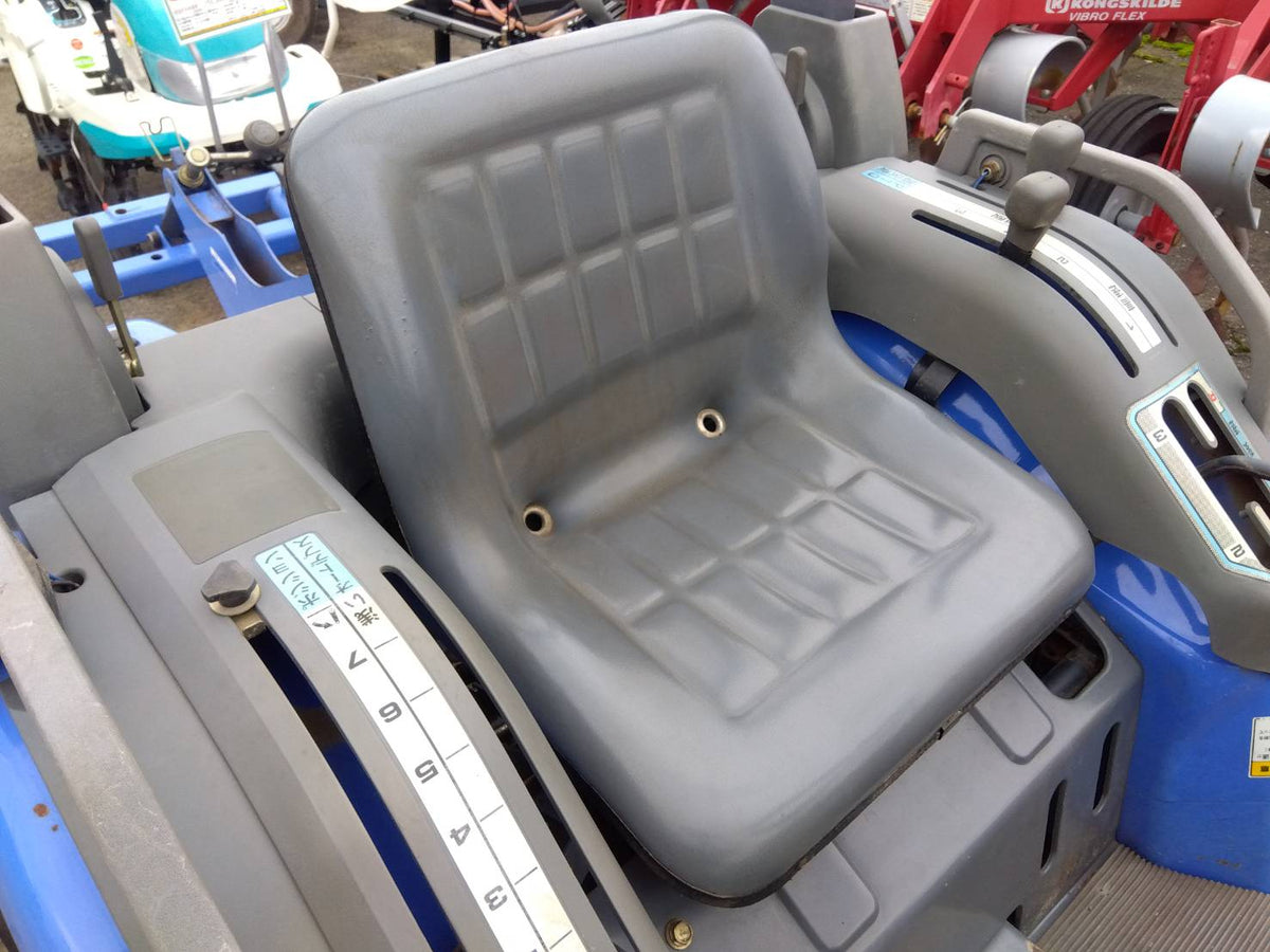 イセキ　中古　トラクター　20馬力　THS20-S