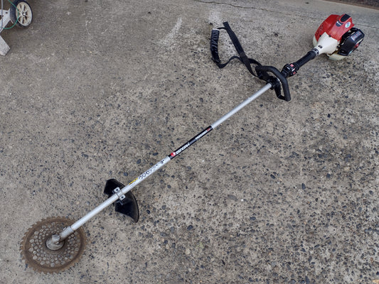 ゼノア　中古　刈払機　TRZ230STEZ