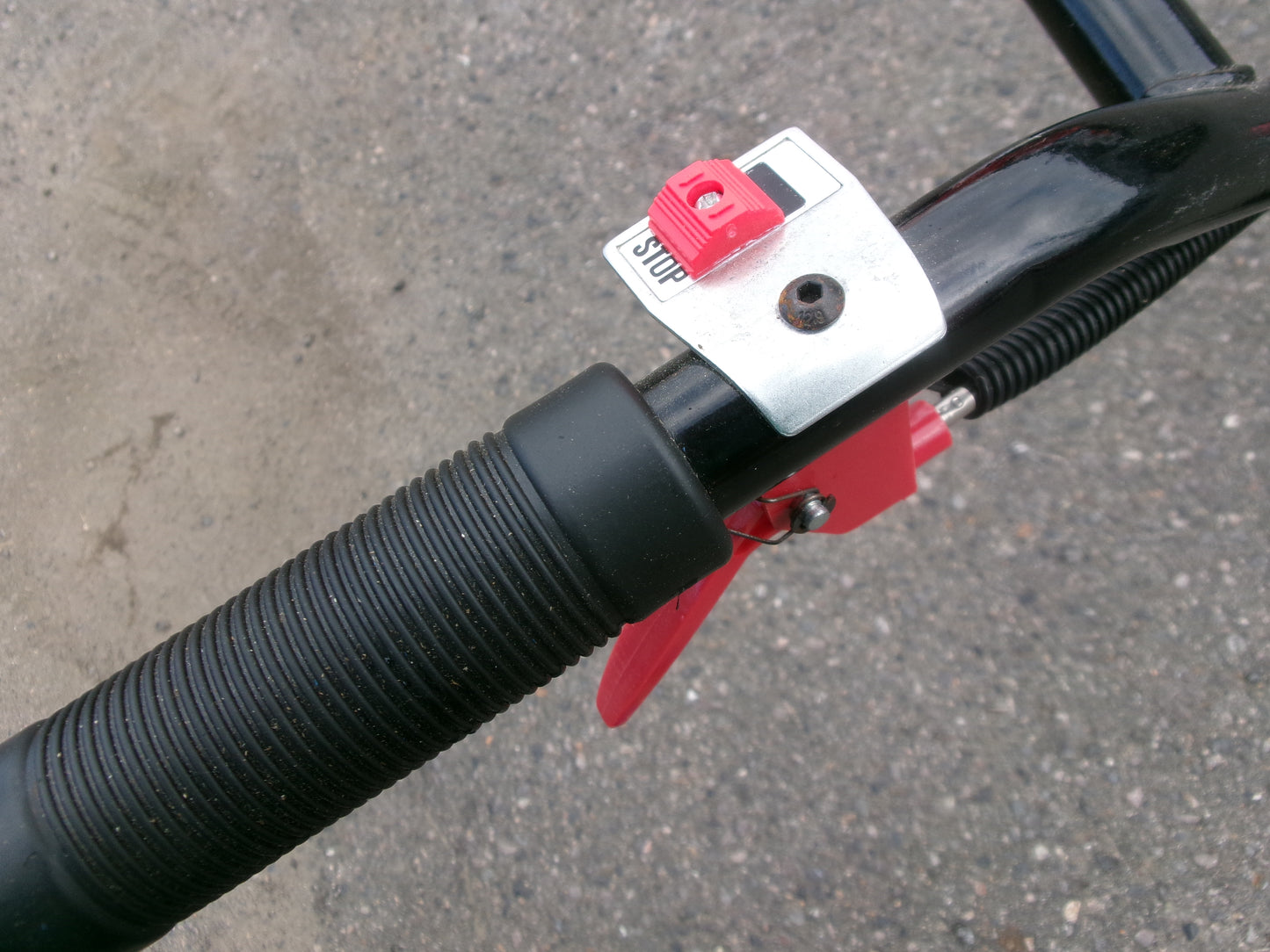 BIGM 丸山  中古  手押し刈払機  K-28T