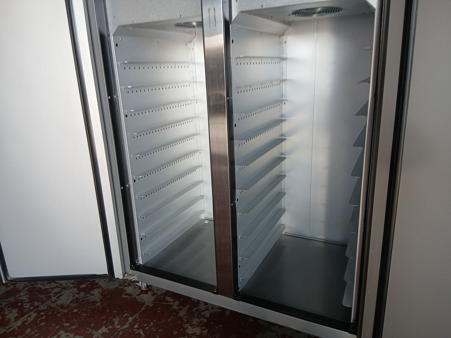 ジェニシス　中古　電気乾燥機　DSJ-110　【宮城2362】