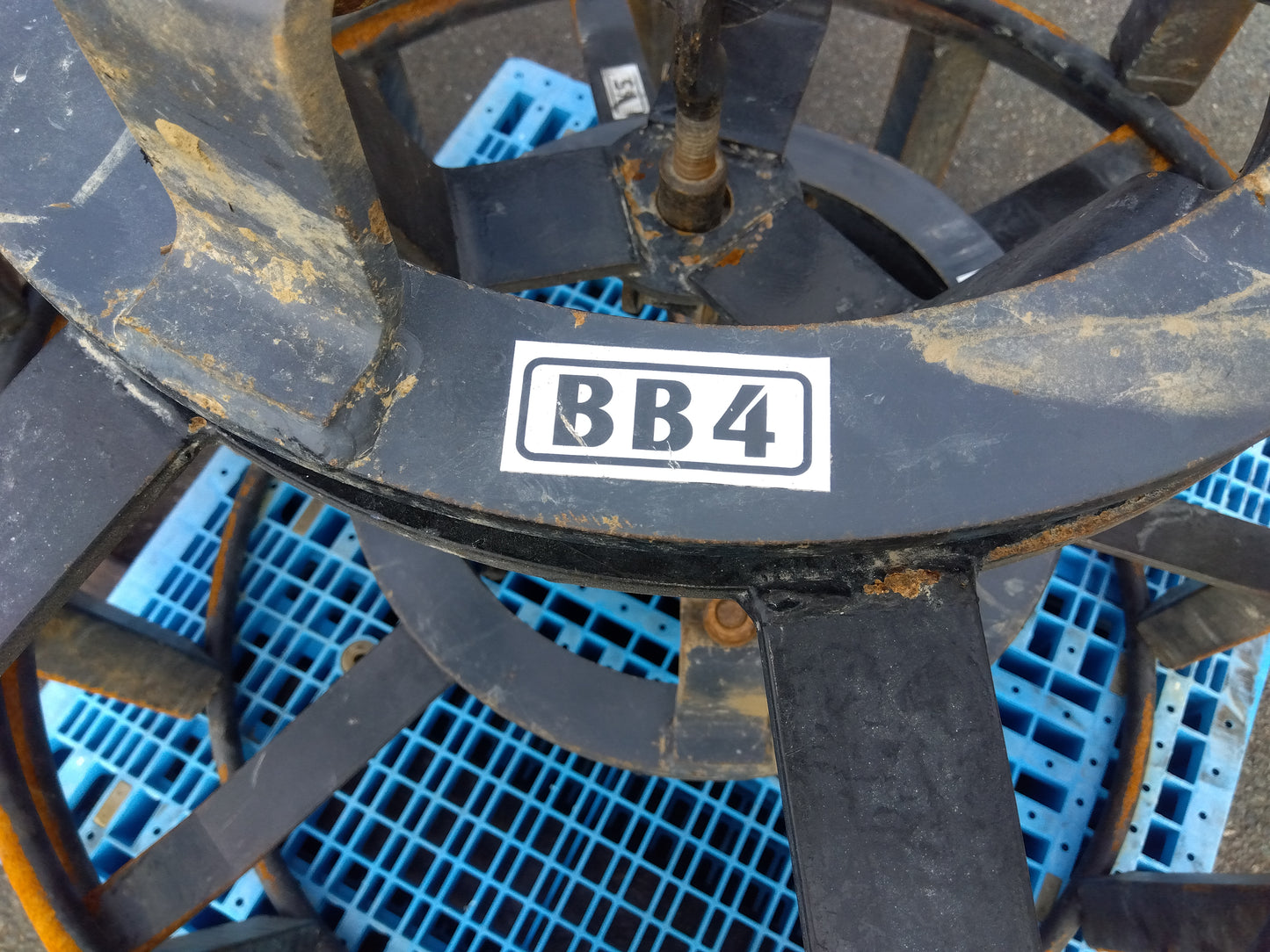 ササキ　中古　カゴ車輪　12.4-26　【岩手店592】