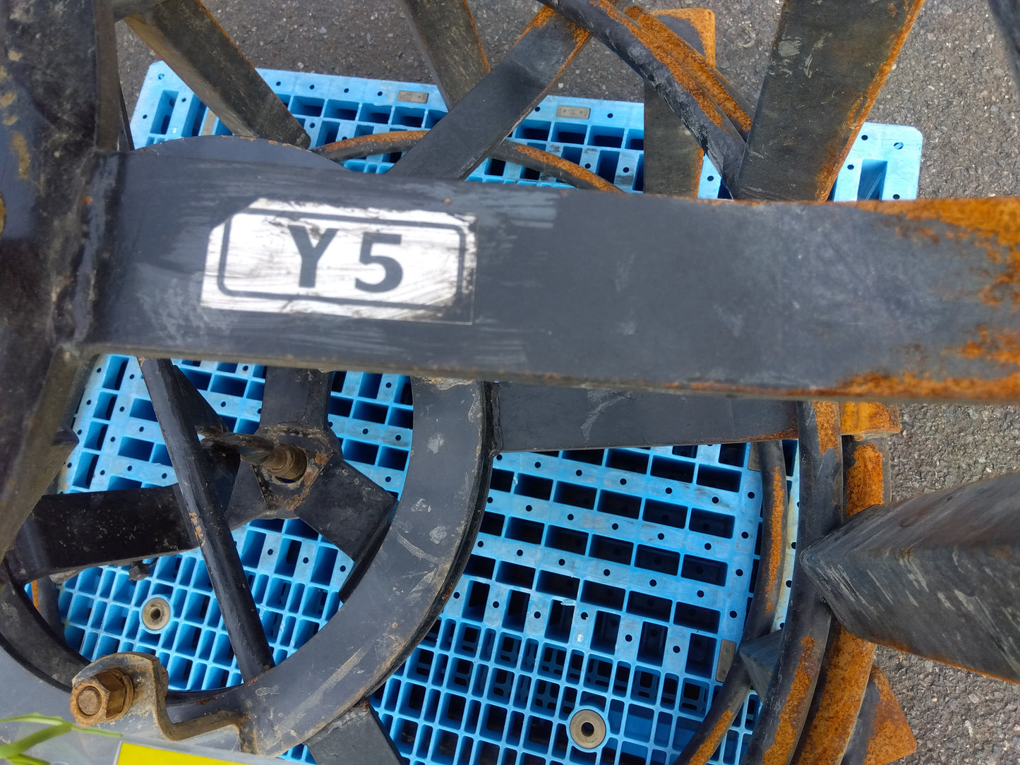ササキ　中古　カゴ車輪　12.4-26　【岩手店592】