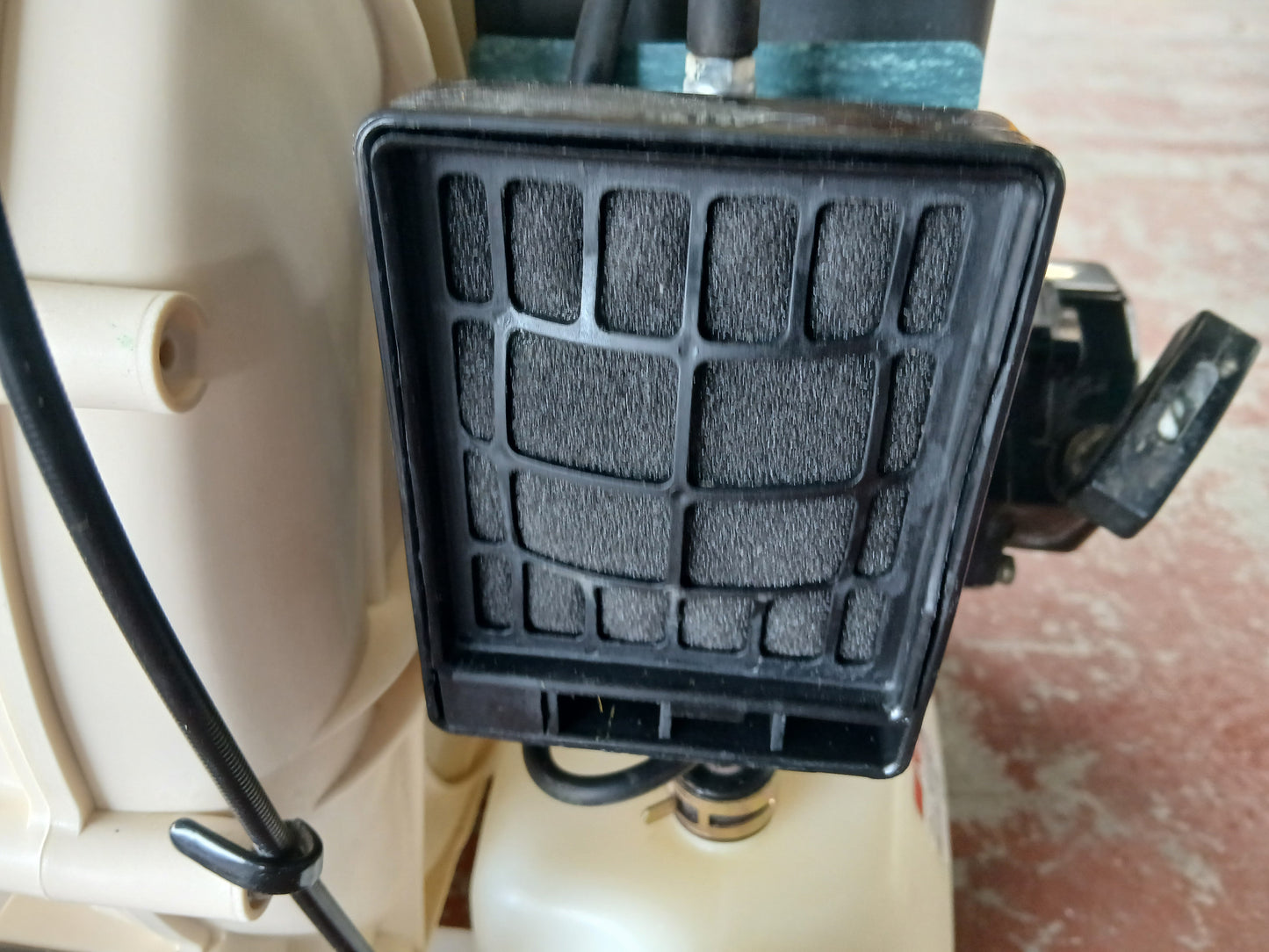 丸山 中古　動力散布機 MDJ61G-15【宮城2579】