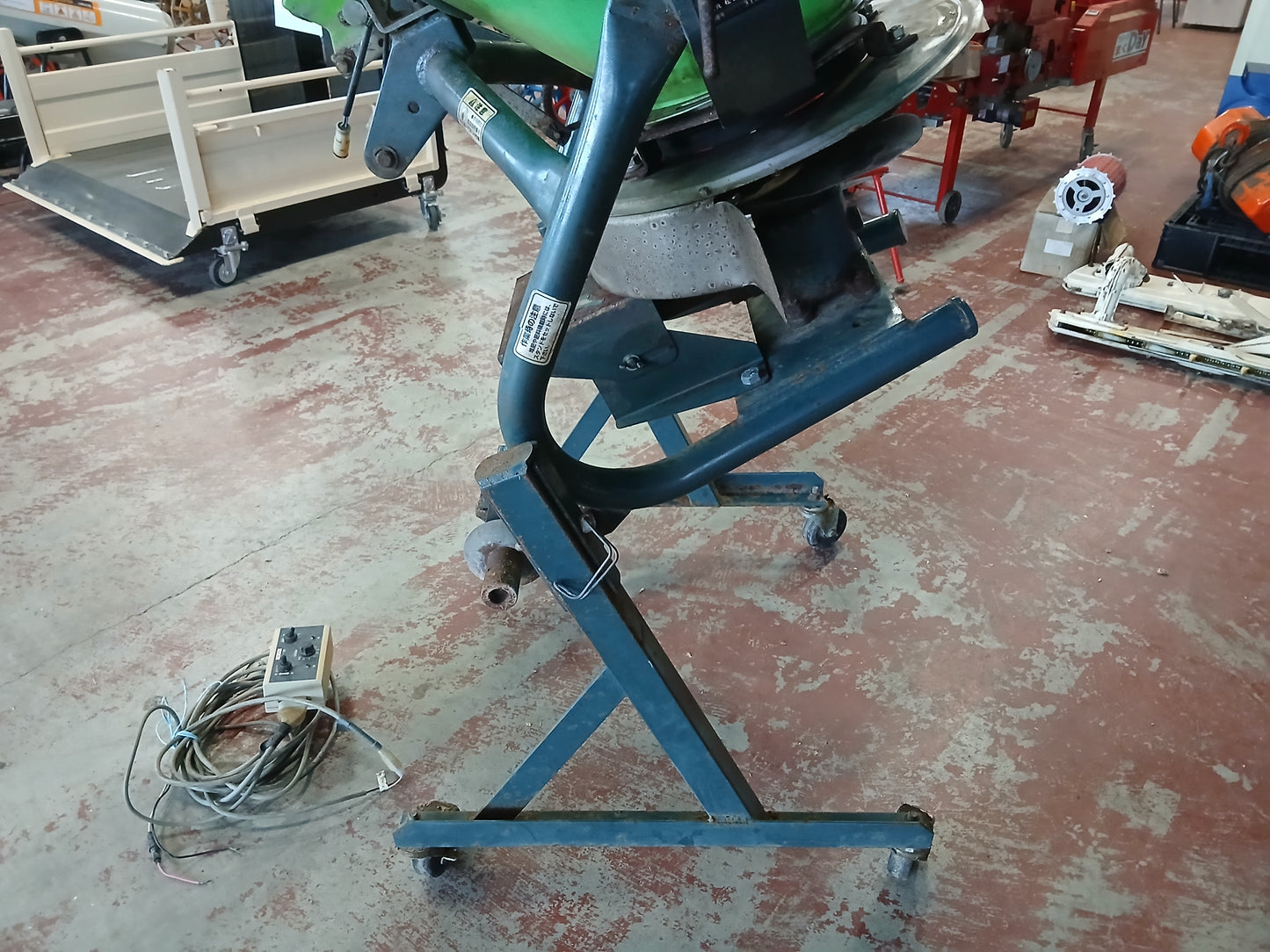 ニプロ 中古 ブロードキャスター MC07 スピナー式 電動開閉　【宮城2610】