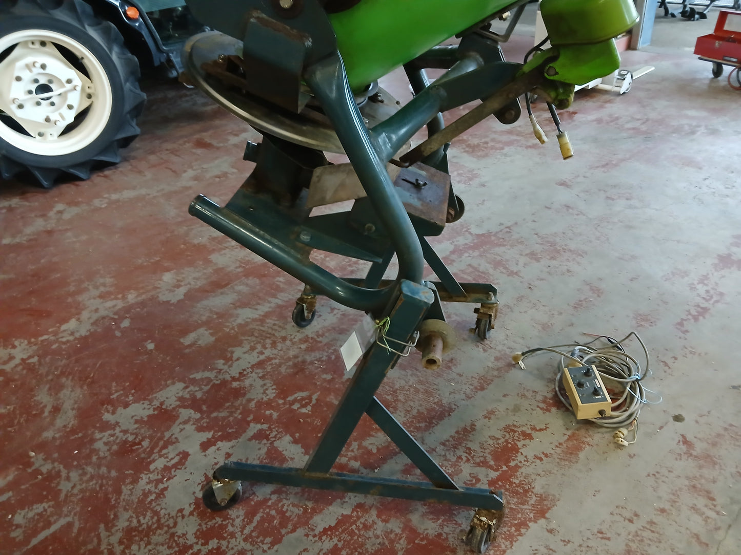 ニプロ 中古 ブロードキャスター MC07 スピナー式 電動開閉　【宮城2610】