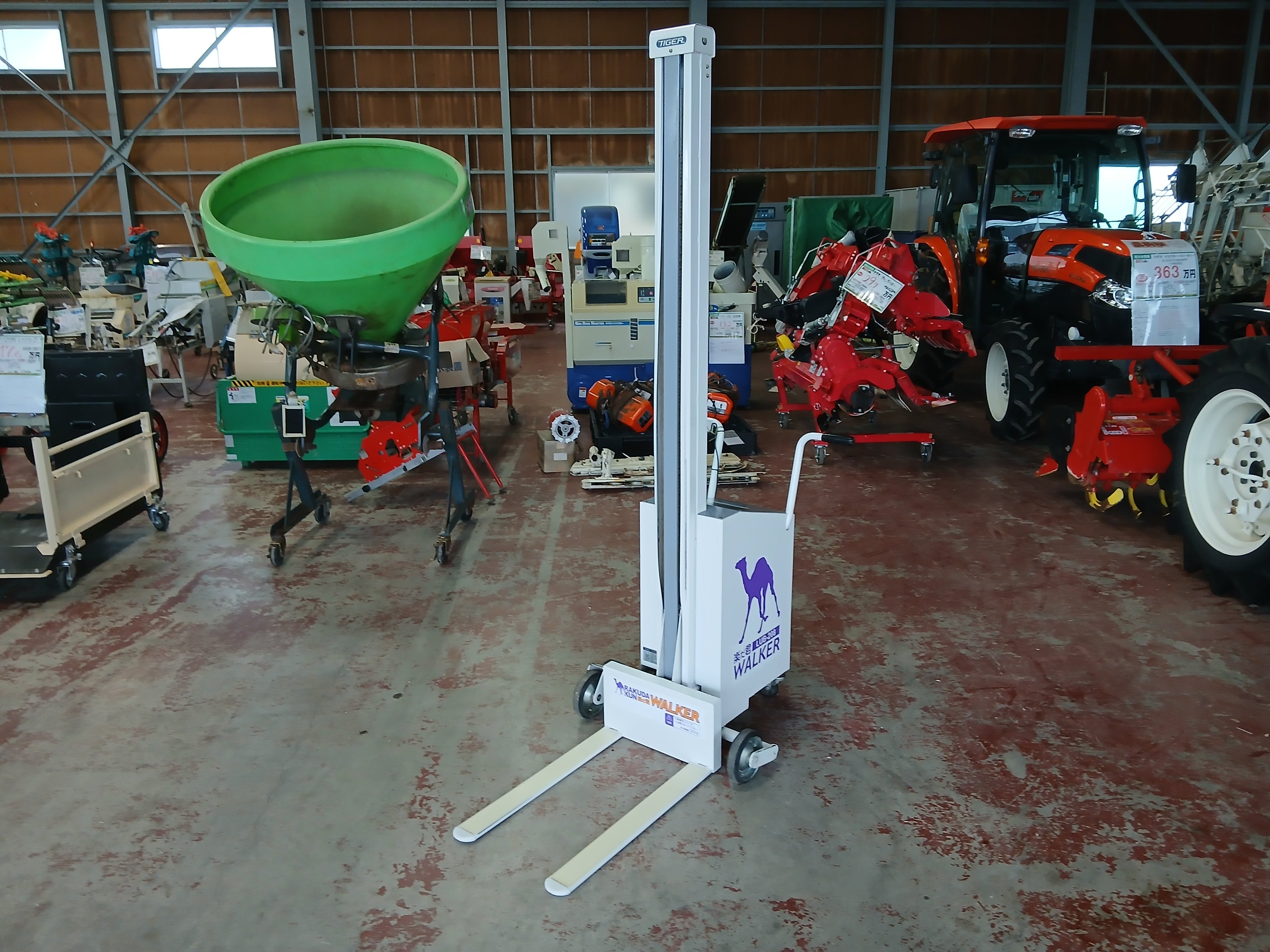 TIGER タイガー、LUB-208バッテリー式昇降機、動作確認済み、良品 タイガー 中古 米袋昇降機 楽だ君 LUB-208 バッテリー式【宮城2609
