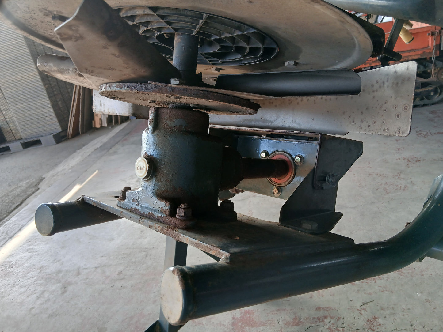 ニプロ 中古 ブロードキャスター MC07 スピナー式 電動開閉　【宮城2610】