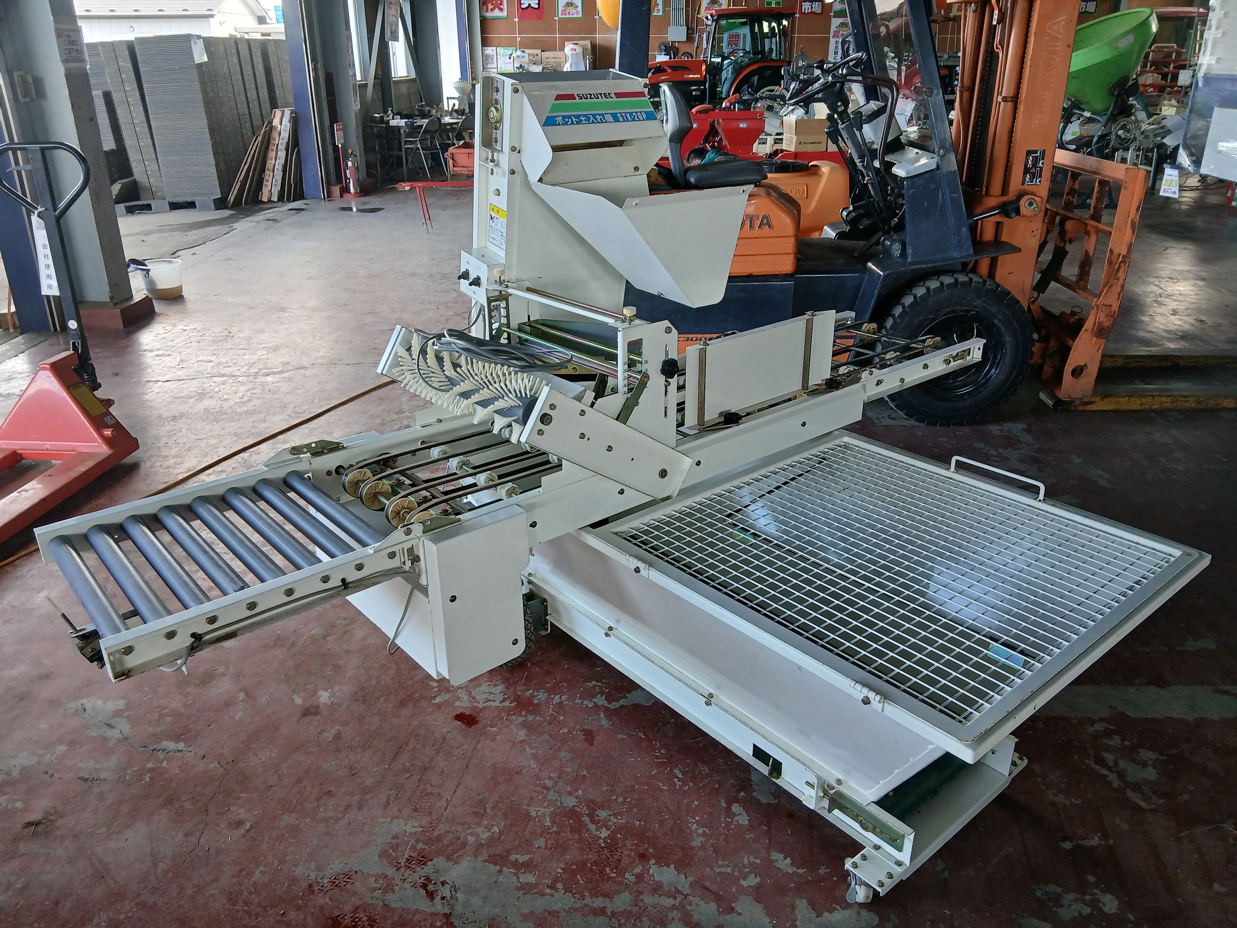 スズテック 中古 ポット土入れ機 STK-20P【宮城2623】 – 農キング