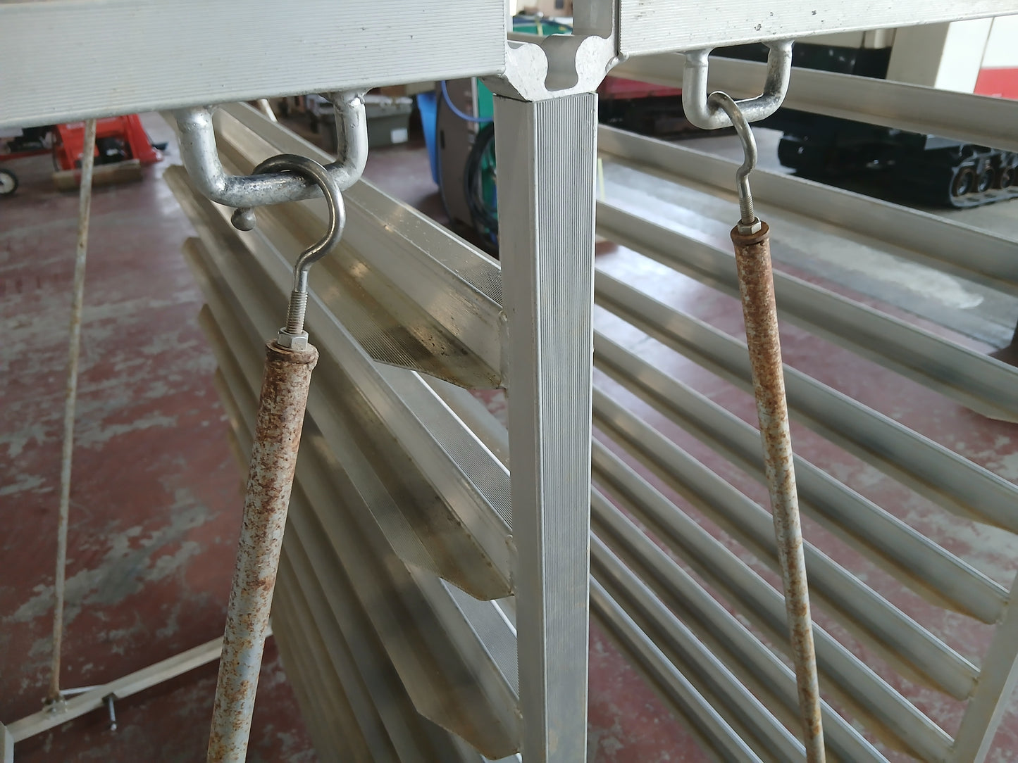 メーカー不明　中古　アルミ苗コンテナ 80枚 【宮城2665】