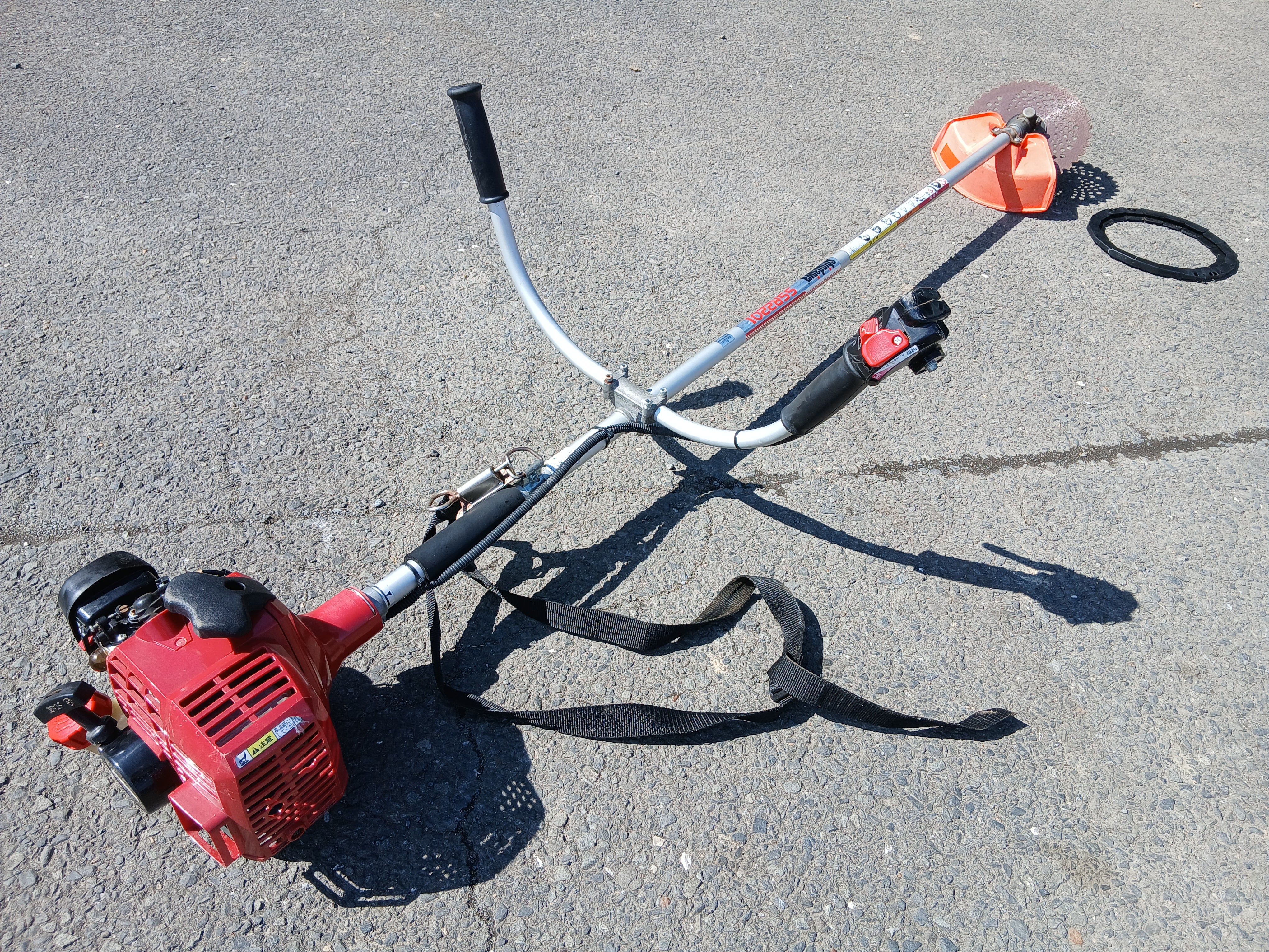 【未使用品】【店頭引取限定】shindaiwa 新ダイワ 2サイクルエンジン式刈払機 SSR2201-2T 30,800円（税込） ヤマビコ 草刈機 エンジン式 草刈機 新ダイワ SSR2201-2T 刈払機 草刈